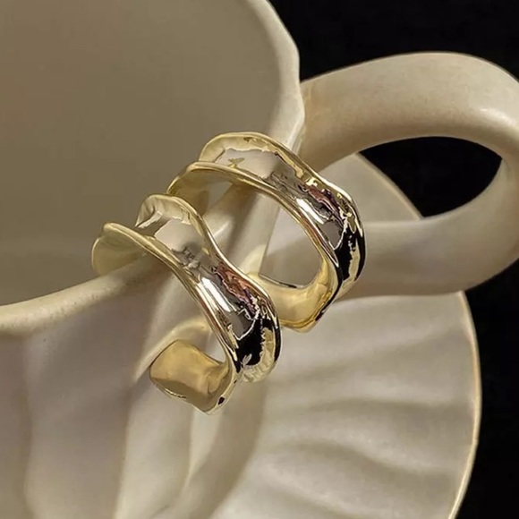 🌙Insta 18K gold plated casual earrings - Picture 5 of 7